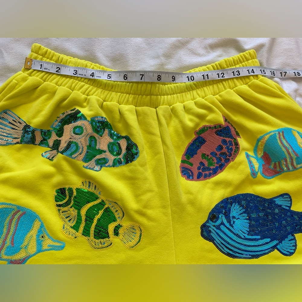 NWT Queen of Sparkles Yellow Fish Sequin Shorts Large Revolve Beach Vacation - Picture 6 of 12